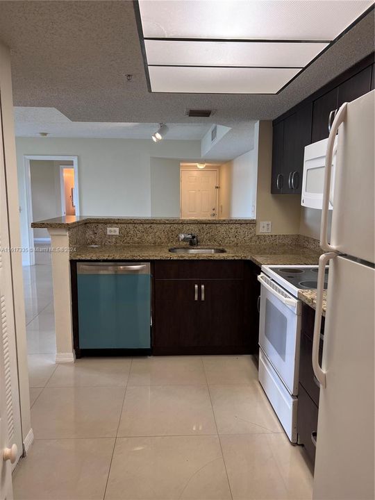 For Rent: $2,350 (2 beds, 2 baths, 1246 Square Feet)