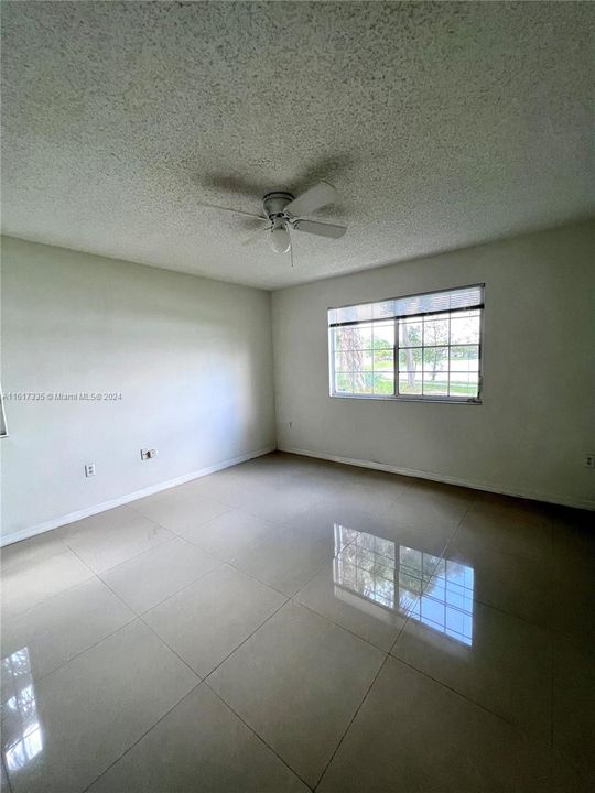 For Rent: $2,350 (2 beds, 2 baths, 1246 Square Feet)