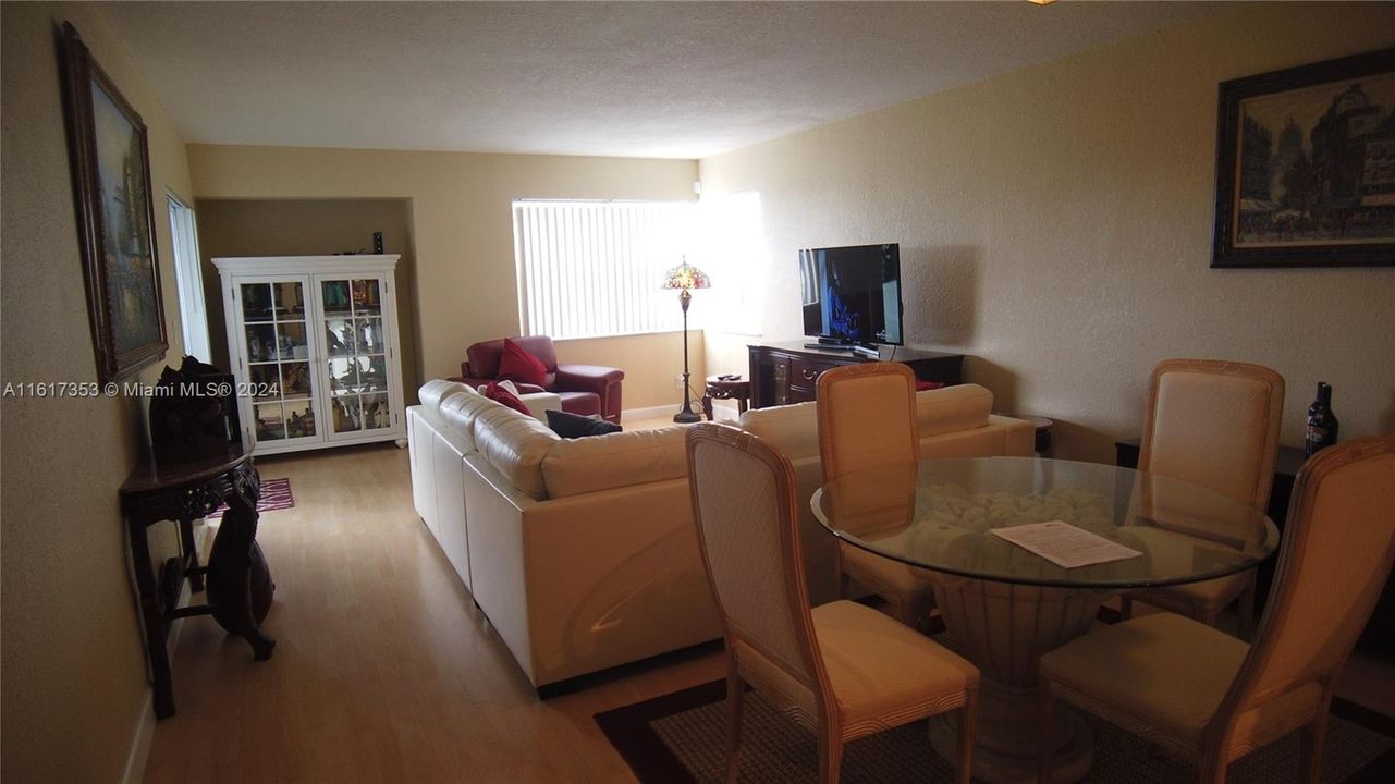 For Sale: $89,900 (1 beds, 1 baths, 850 Square Feet)