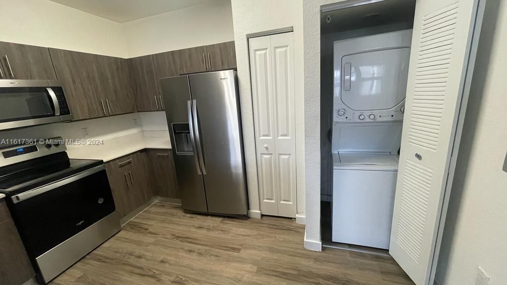 For Rent: $2,650 (2 beds, 2 baths, 1262 Square Feet)