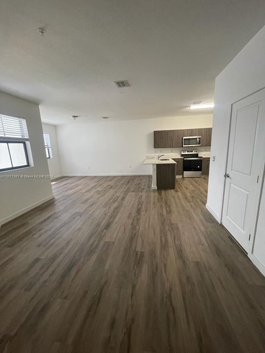 For Rent: $2,650 (2 beds, 2 baths, 1262 Square Feet)