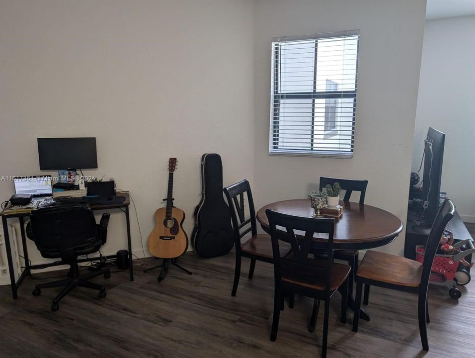 For Rent: $2,650 (2 beds, 2 baths, 1262 Square Feet)