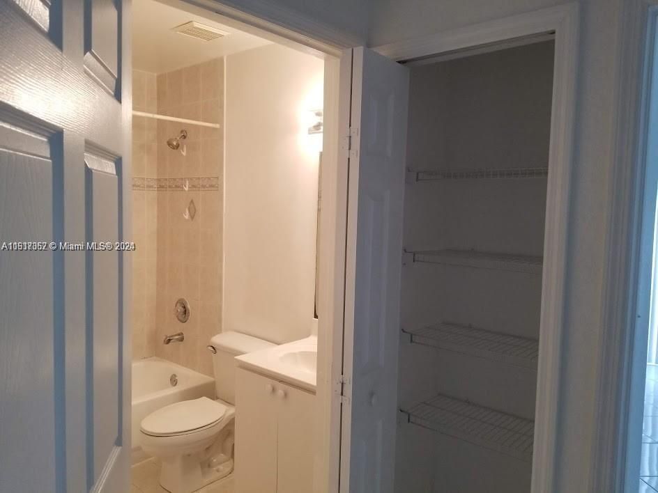 В аренду: $2,800 (3 спален, 2 ванн, 1330 Квадратных фут)