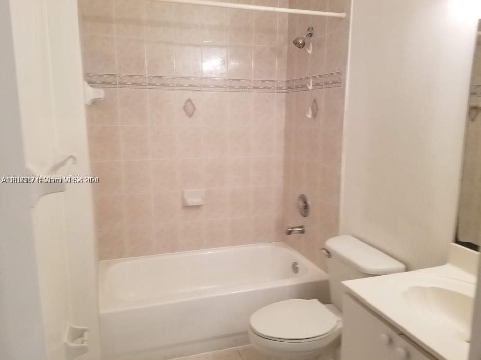 For Rent: $2,800 (3 beds, 2 baths, 1330 Square Feet)