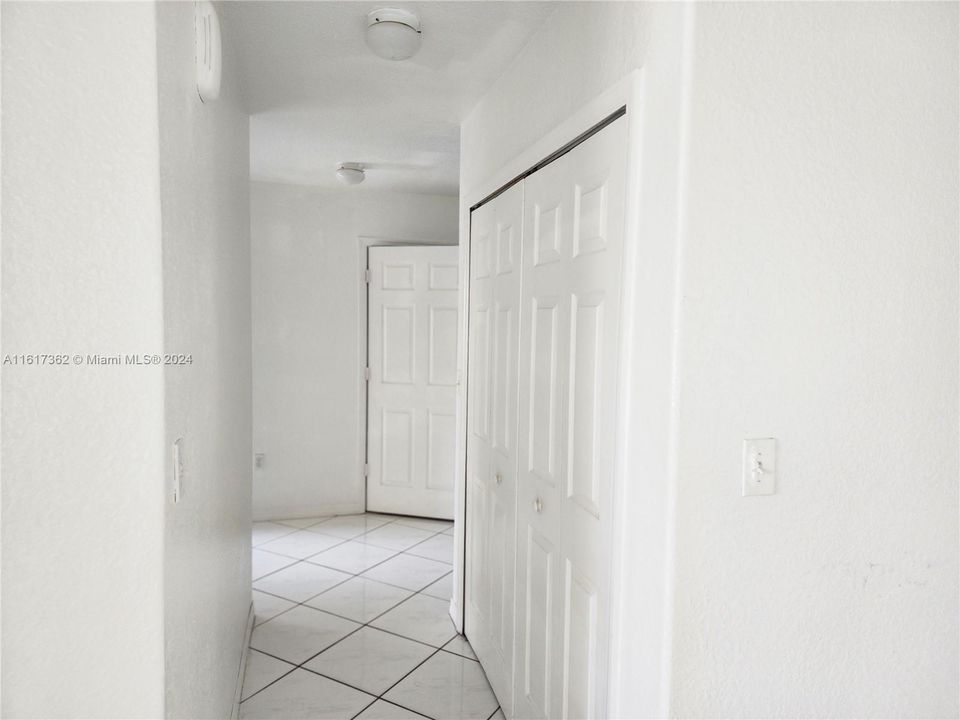 For Rent: $2,800 (3 beds, 2 baths, 1330 Square Feet)