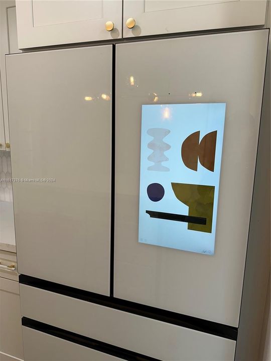 HIGH TECH REFRIGERATOR