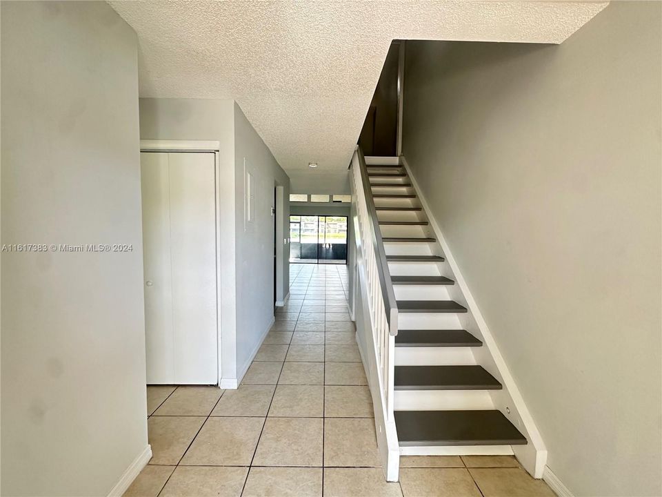 Recently Rented: $2,700 (2 beds, 2 baths, 1380 Square Feet)