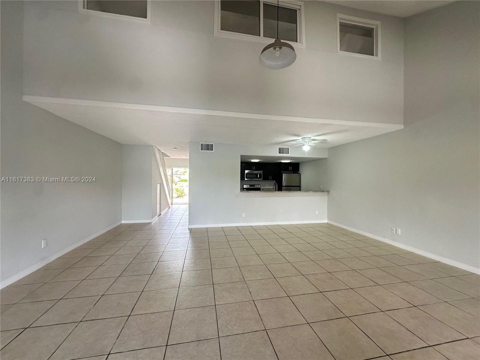 For Rent: $2,700 (2 beds, 2 baths, 1380 Square Feet)