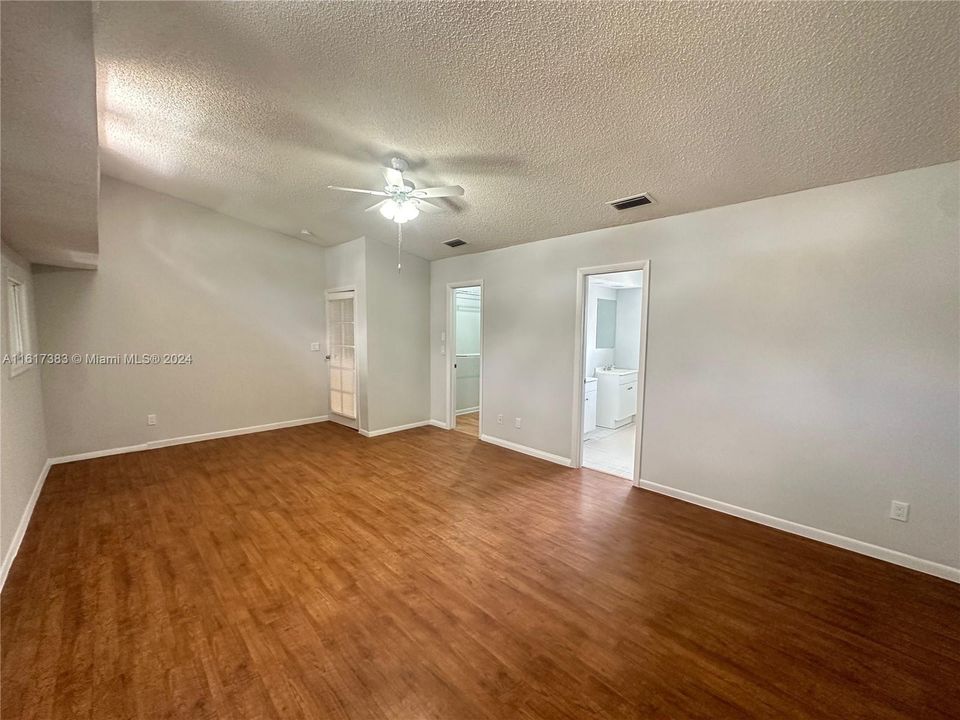 Recently Rented: $2,700 (2 beds, 2 baths, 1380 Square Feet)