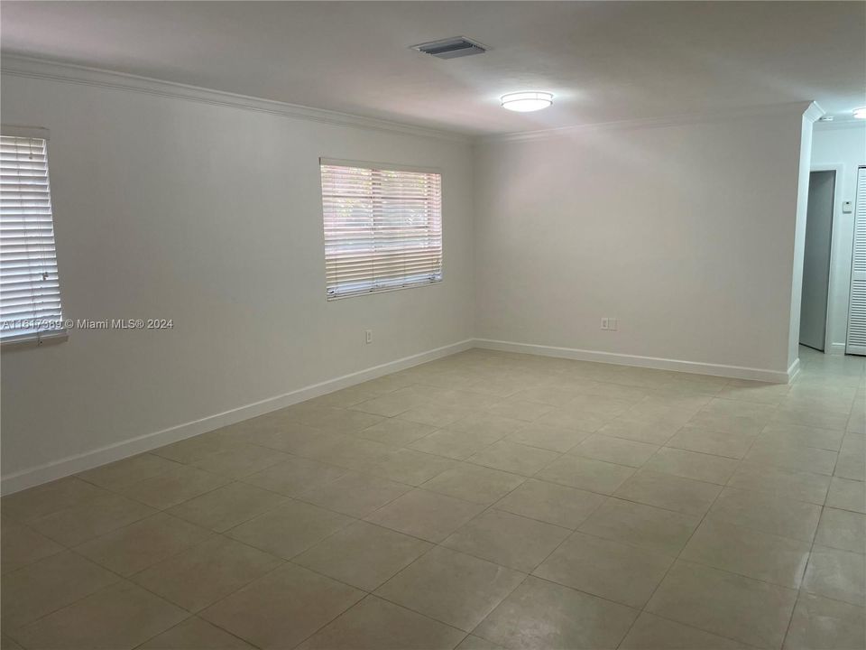 For Rent: $4,500 (2 beds, 2 baths, 1230 Square Feet)