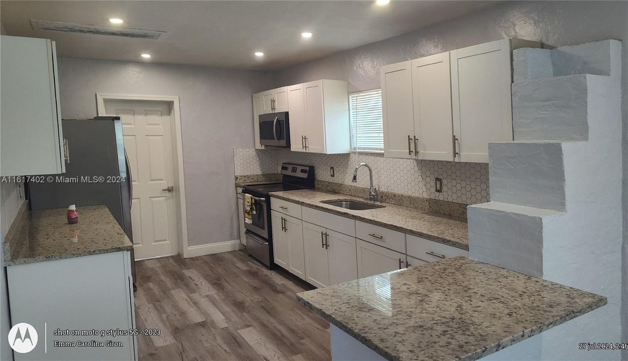 For Rent: $2,475 (3 beds, 1 baths, 1266 Square Feet)