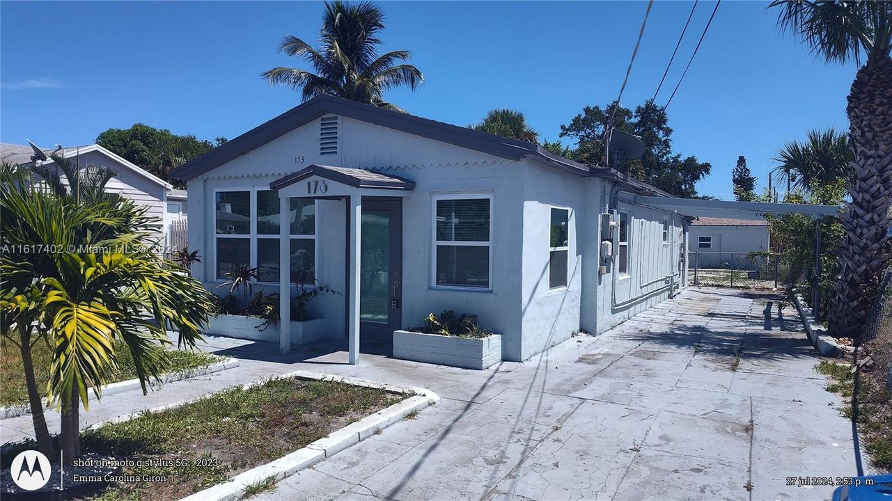 Recently Rented: $2,280 (3 beds, 1 baths, 1266 Square Feet)