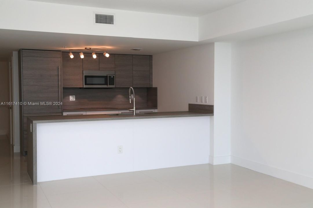 For Rent: $6,200 (2 beds, 3 baths, 1732 Square Feet)