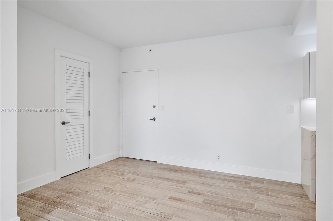For Rent: $3,800 (1 beds, 1 baths, 790 Square Feet)