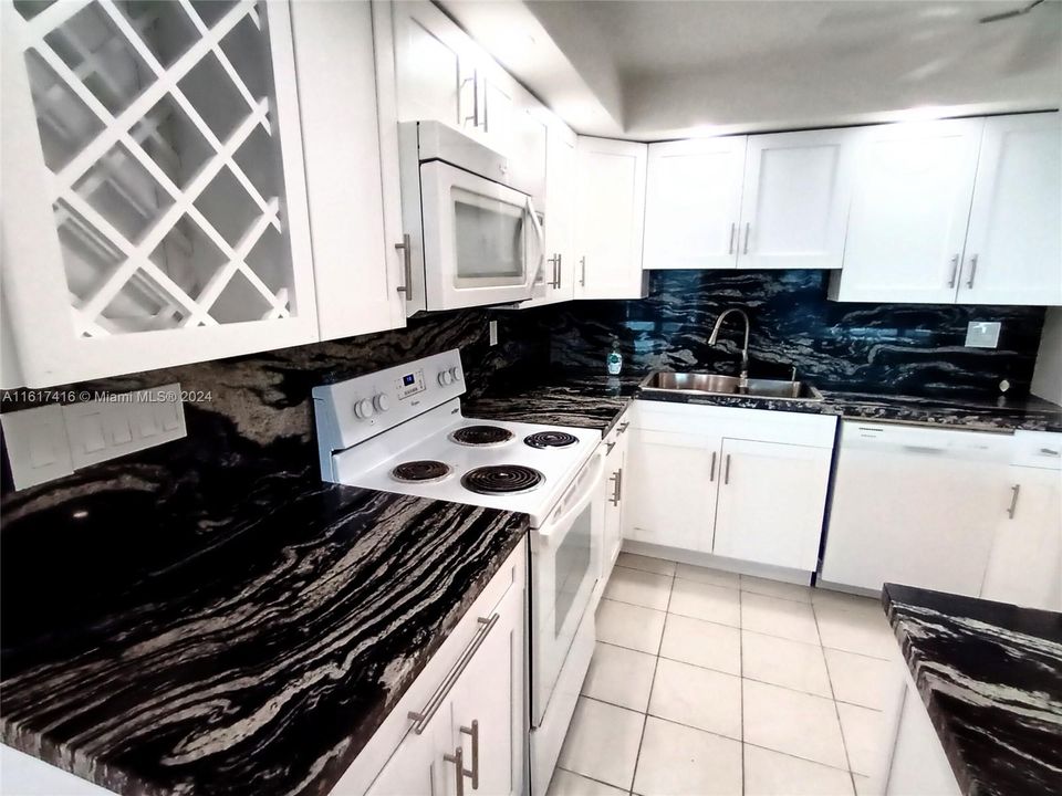 For Rent: $2,800 (2 beds, 2 baths, 1288 Square Feet)