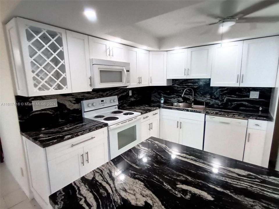 For Rent: $2,800 (2 beds, 2 baths, 1288 Square Feet)