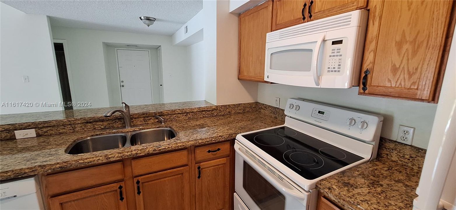 For Rent: $2,800 (3 beds, 2 baths, 1236 Square Feet)