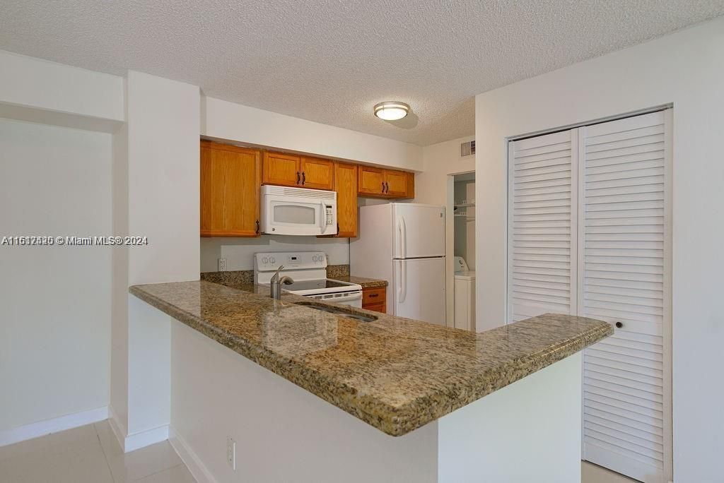 For Rent: $2,800 (3 beds, 2 baths, 1236 Square Feet)