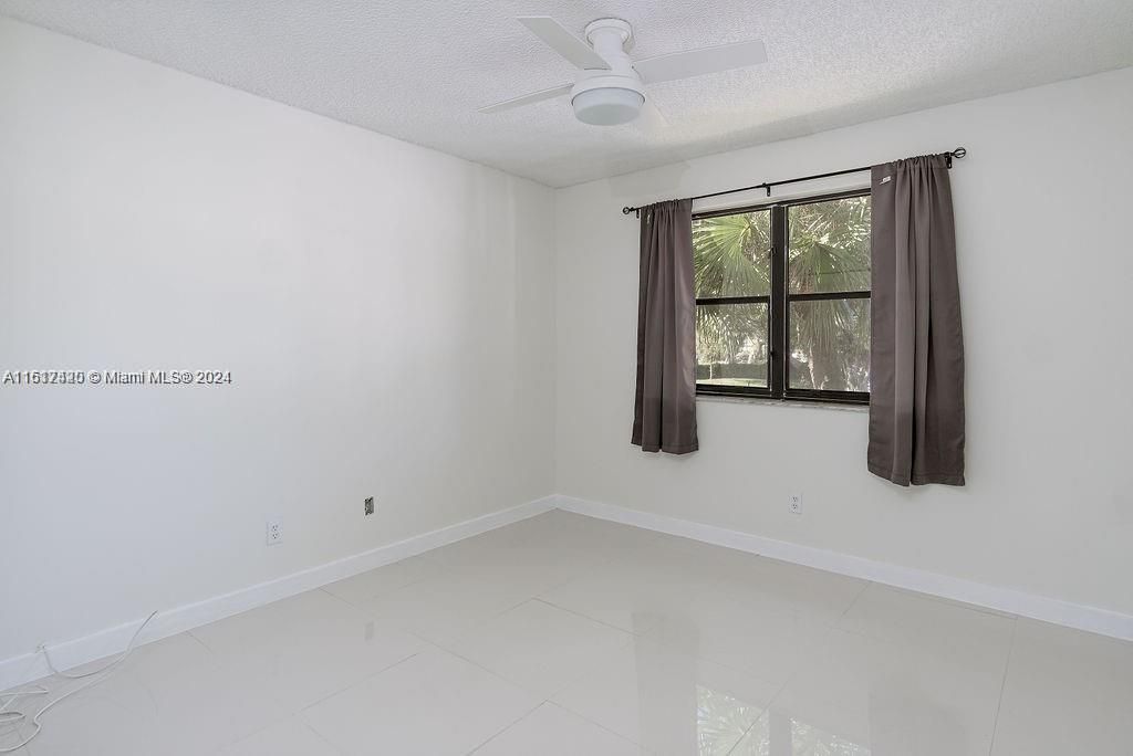 For Rent: $2,800 (3 beds, 2 baths, 1236 Square Feet)