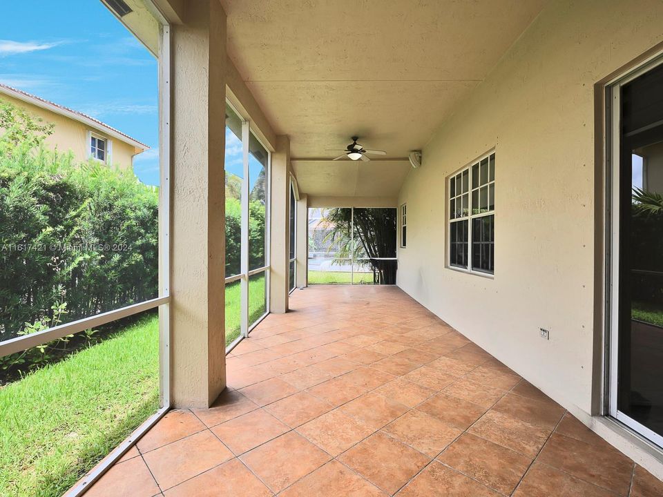 En Venta: $1,090,000 (4 camas, 2 baños, 2674 Pies cuadrados)