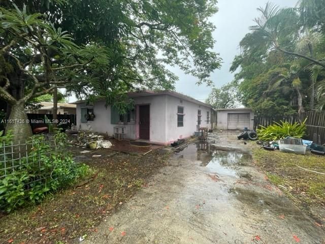 Recently Sold: $350,000 (2 beds, 1 baths, 1035 Square Feet)