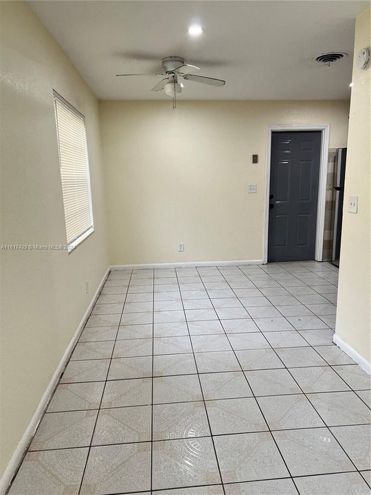 For Rent: $3,000 (3 beds, 2 baths, 1600 Square Feet)