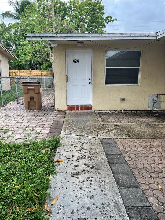 For Rent: $3,000 (3 beds, 2 baths, 1600 Square Feet)