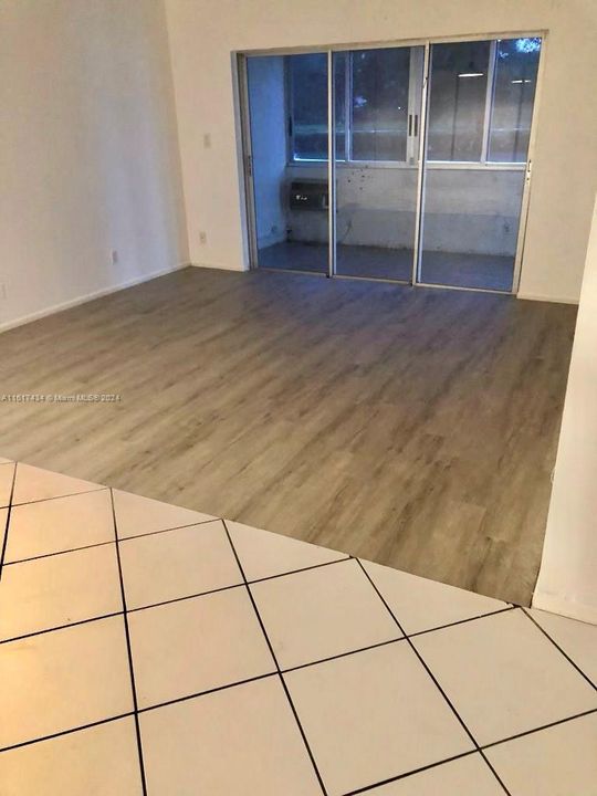For Rent: $1,700 (1 beds, 1 baths, 908 Square Feet)