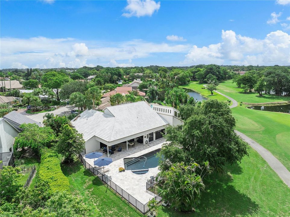 For Sale: $940,000 (3 beds, 3 baths, 4096 Square Feet)