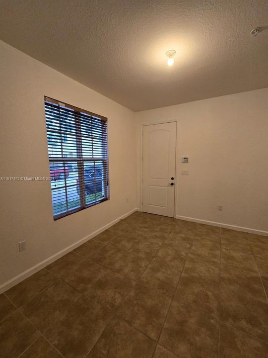 For Rent: $3,300 (3 beds, 2 baths, 2036 Square Feet)