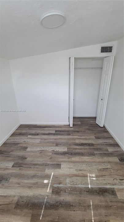 For Rent: $3,000 (3 beds, 2 baths, 1050 Square Feet)