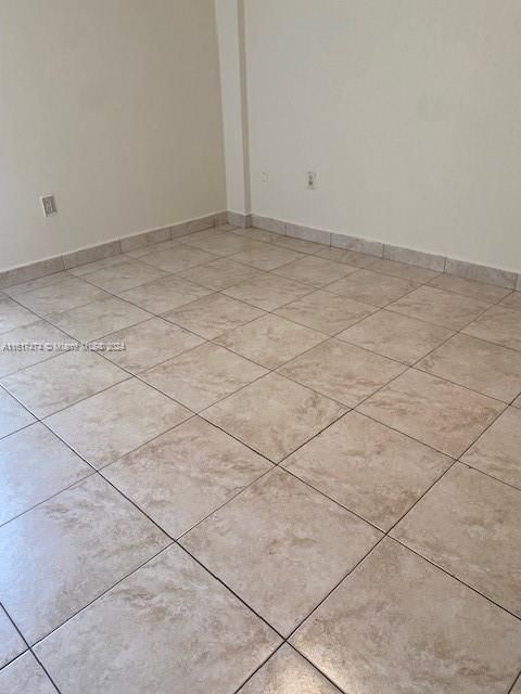 For Rent: $2,250 (2 beds, 2 baths, 908 Square Feet)