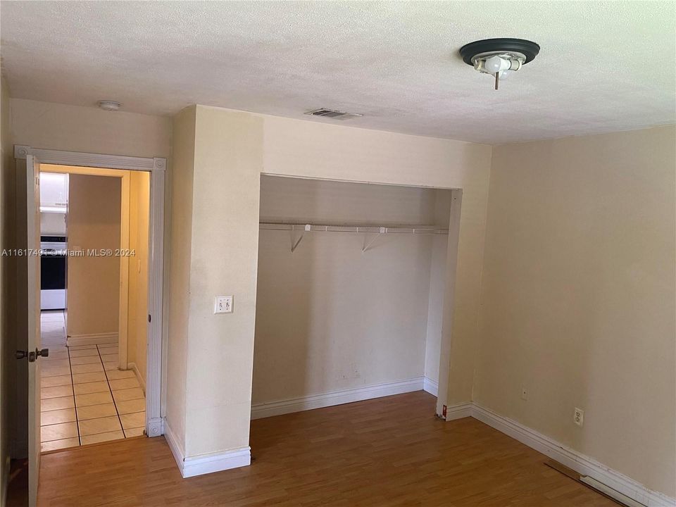 For Sale: $306,000 (2 beds, 2 baths, 1106 Square Feet)