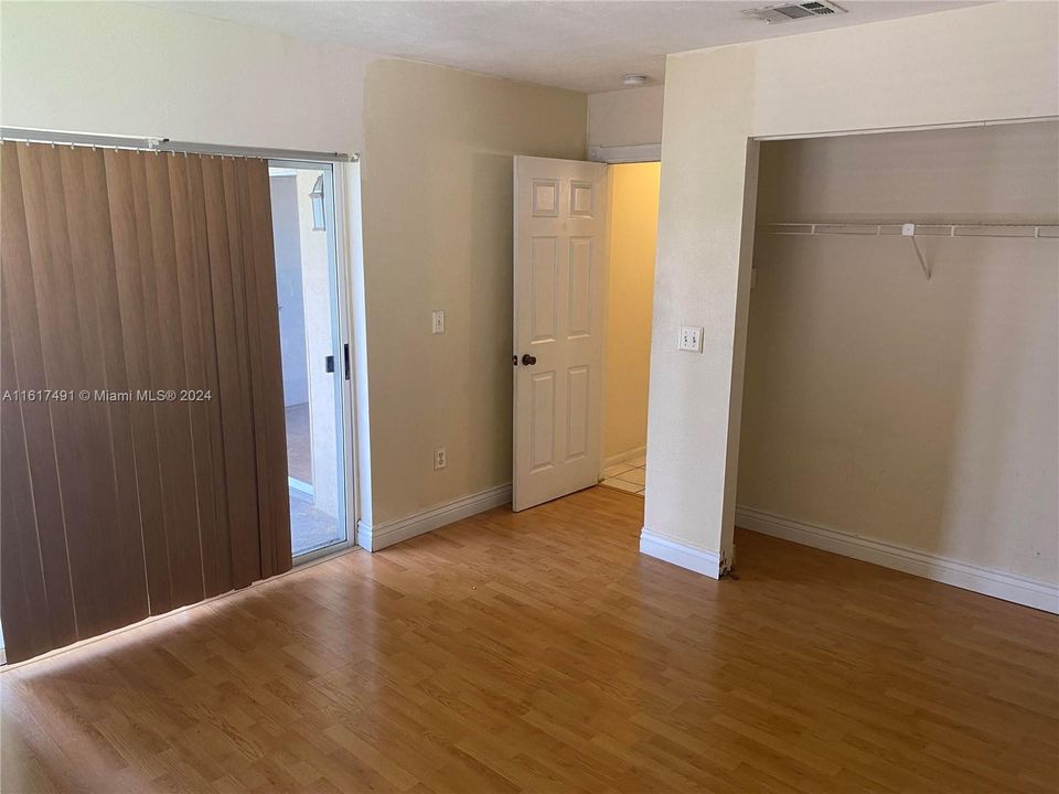 For Sale: $306,000 (2 beds, 2 baths, 1106 Square Feet)