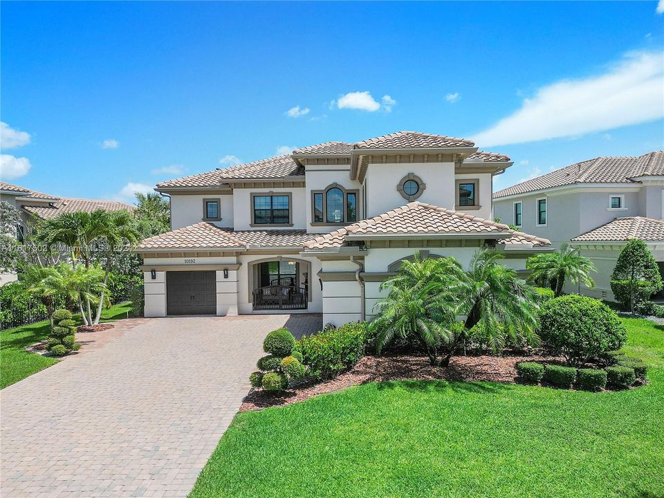 Recently Sold: $2,100,000 (5 beds, 4 baths, 4357 Square Feet)