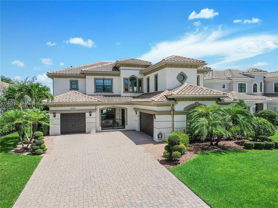 Recently Sold: $2,100,000 (5 beds, 4 baths, 4357 Square Feet)