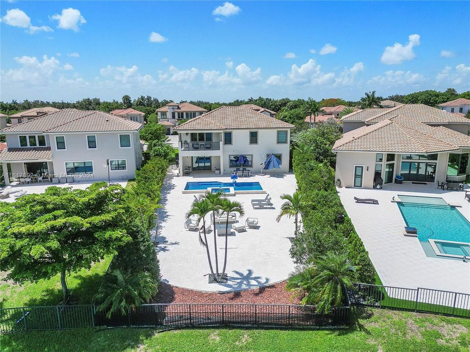 Recently Sold: $2,100,000 (5 beds, 4 baths, 4357 Square Feet)