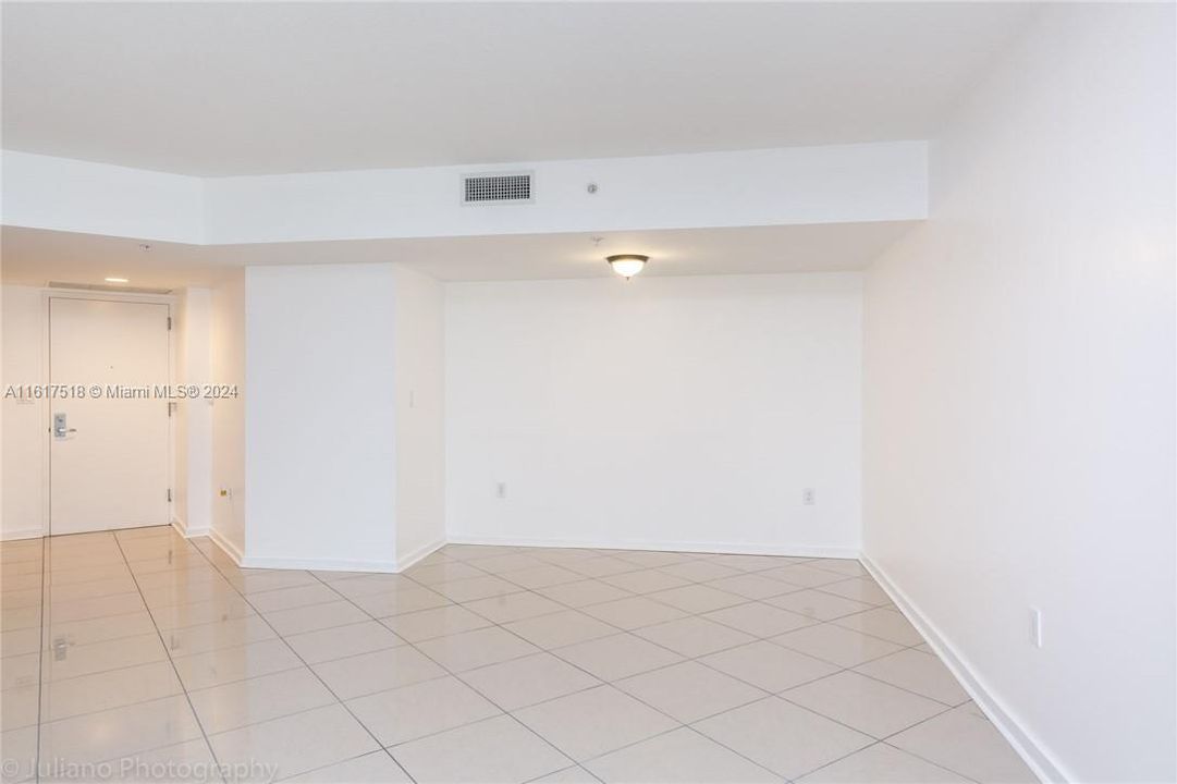 For Rent: $3,300 (2 beds, 2 baths, 1350 Square Feet)