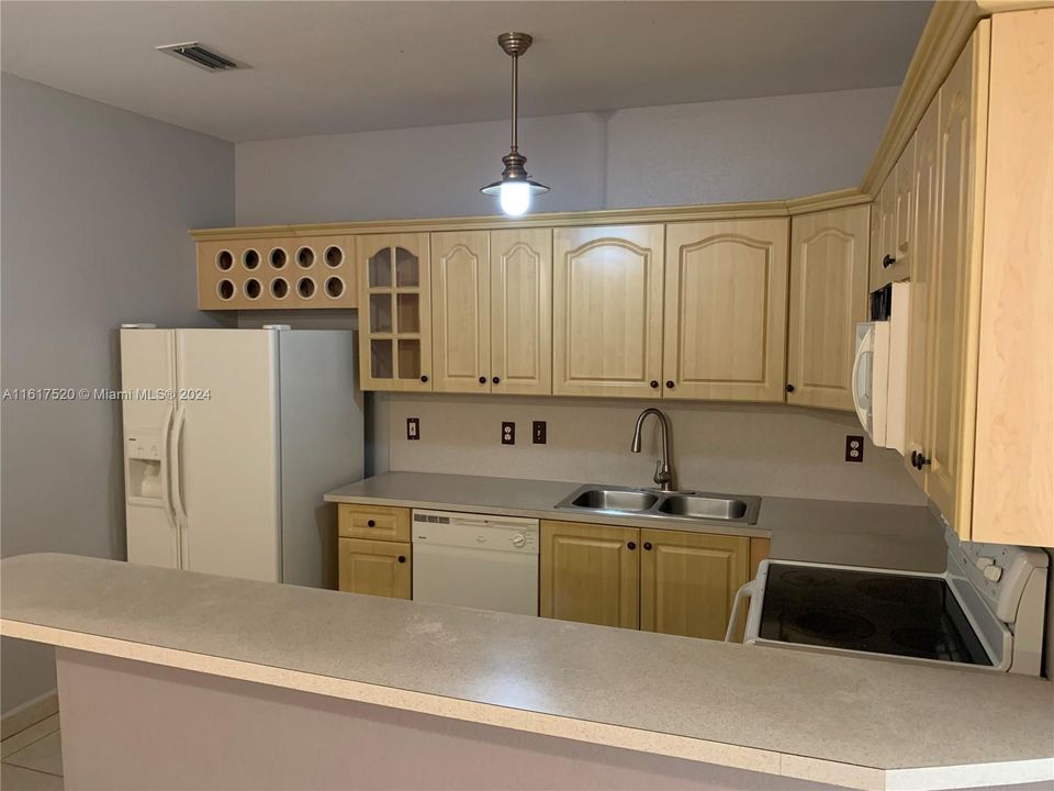 For Rent: $2,850 (3 beds, 2 baths, 1330 Square Feet)