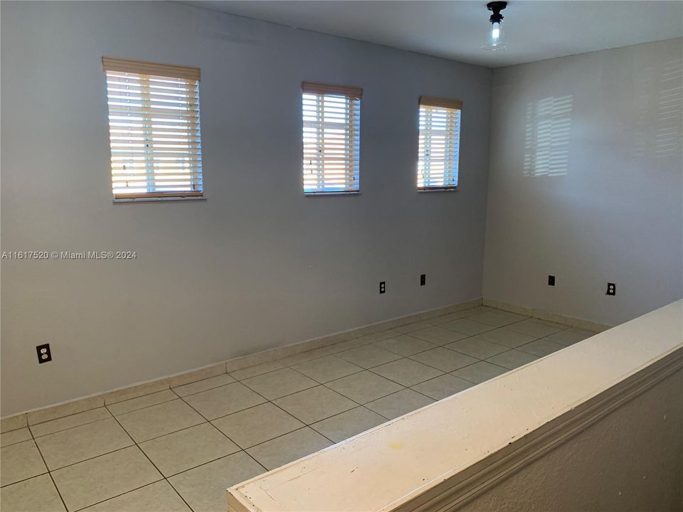 For Rent: $2,850 (3 beds, 2 baths, 1330 Square Feet)