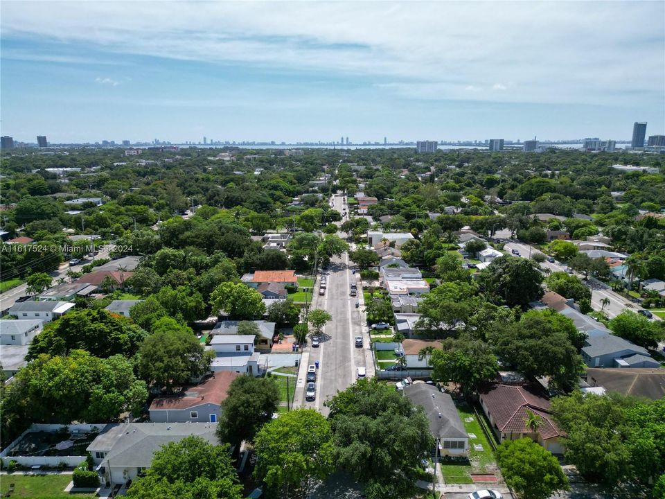 Vendido Recientemente: $825,000 (4 camas, 3 baños, 1961 Pies cuadrados)