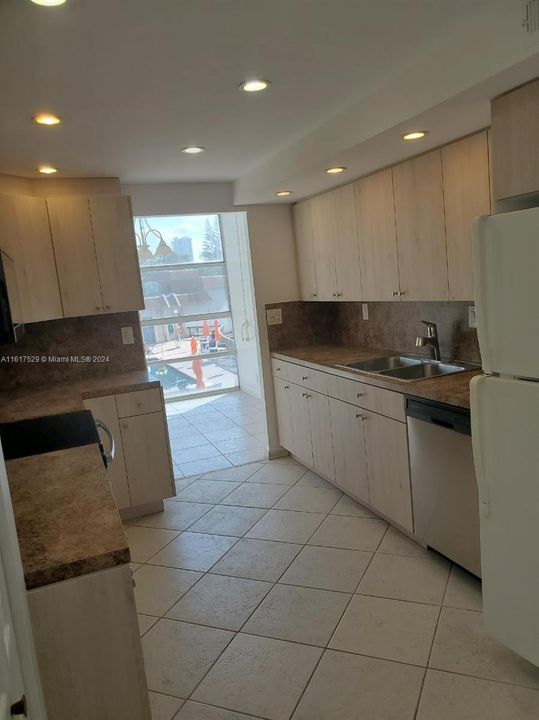 For Rent: $2,800 (2 beds, 2 baths, 1450 Square Feet)