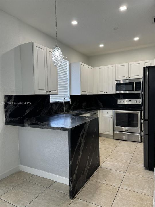 For Rent: $3,250 (3 beds, 2 baths, 1777 Square Feet)