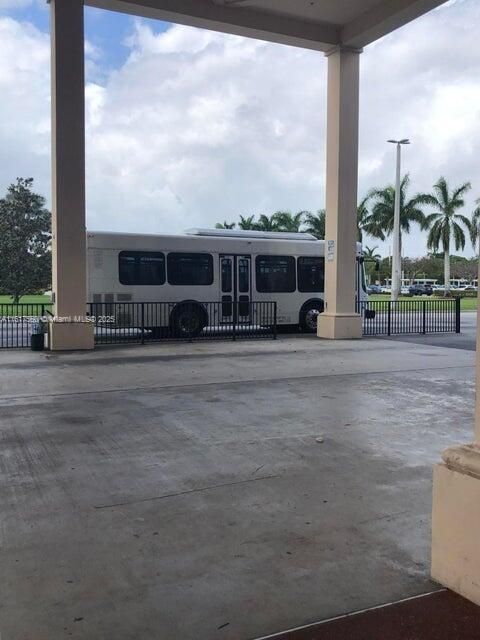 待售: $124,900 (2 贝兹, 1 浴室, 840 平方英尺)