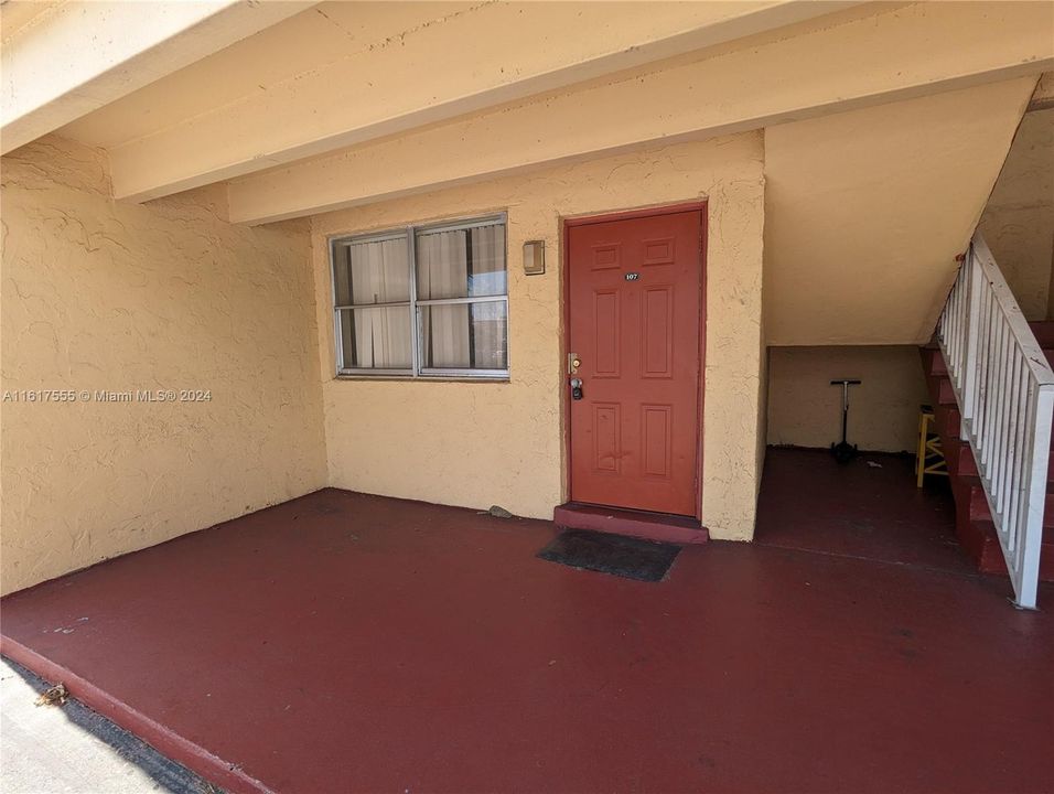 Recently Sold: $173,000 (2 beds, 1 baths, 830 Square Feet)