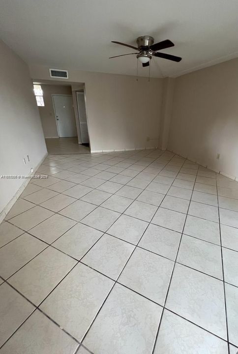 For Rent: $2,150 (2 beds, 2 baths, 1040 Square Feet)