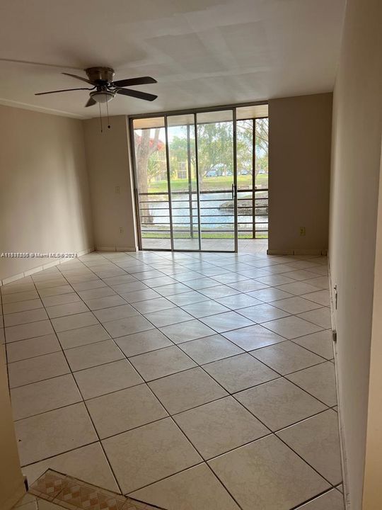 For Rent: $2,150 (2 beds, 2 baths, 1040 Square Feet)