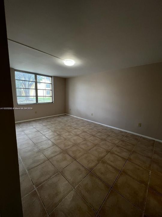 For Rent: $2,150 (2 beds, 2 baths, 1040 Square Feet)