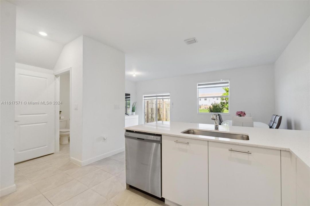 For Sale: $630,000 (4 beds, 2 baths, 1820 Square Feet)
