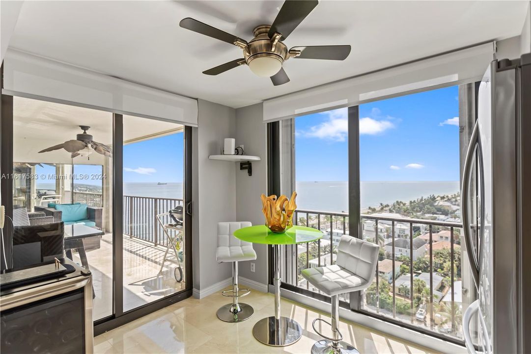 For Sale: $1,100,000 (2 beds, 2 baths, 1500 Square Feet)